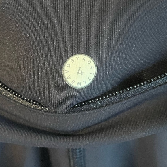 Lululemon Speed Tight IV Leggings Navy Blue Size 4 Luxtreme Back Zip Pocket 28” - Picture 5 of 6